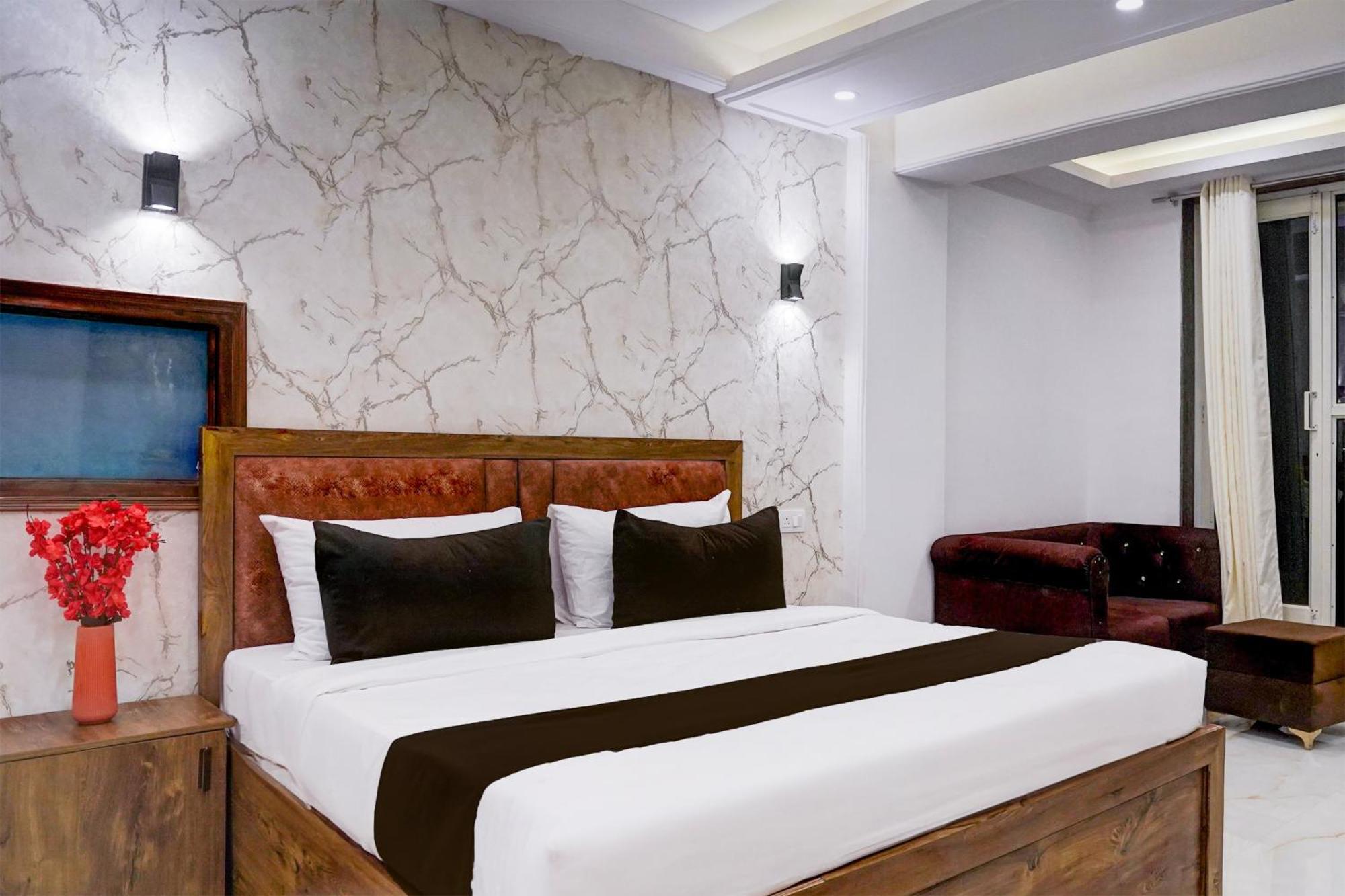 Townhouse Hotel Grand Emporio By Sbg Near Vaishali Metro Station Ghaziabád Exteriér fotografie