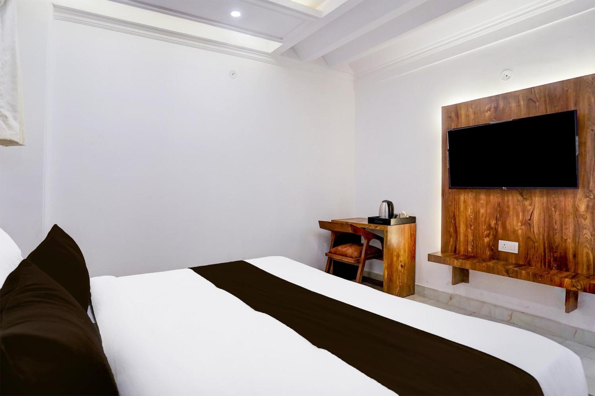 Townhouse Hotel Grand Emporio By Sbg Near Vaishali Metro Station Ghaziabád Exteriér fotografie