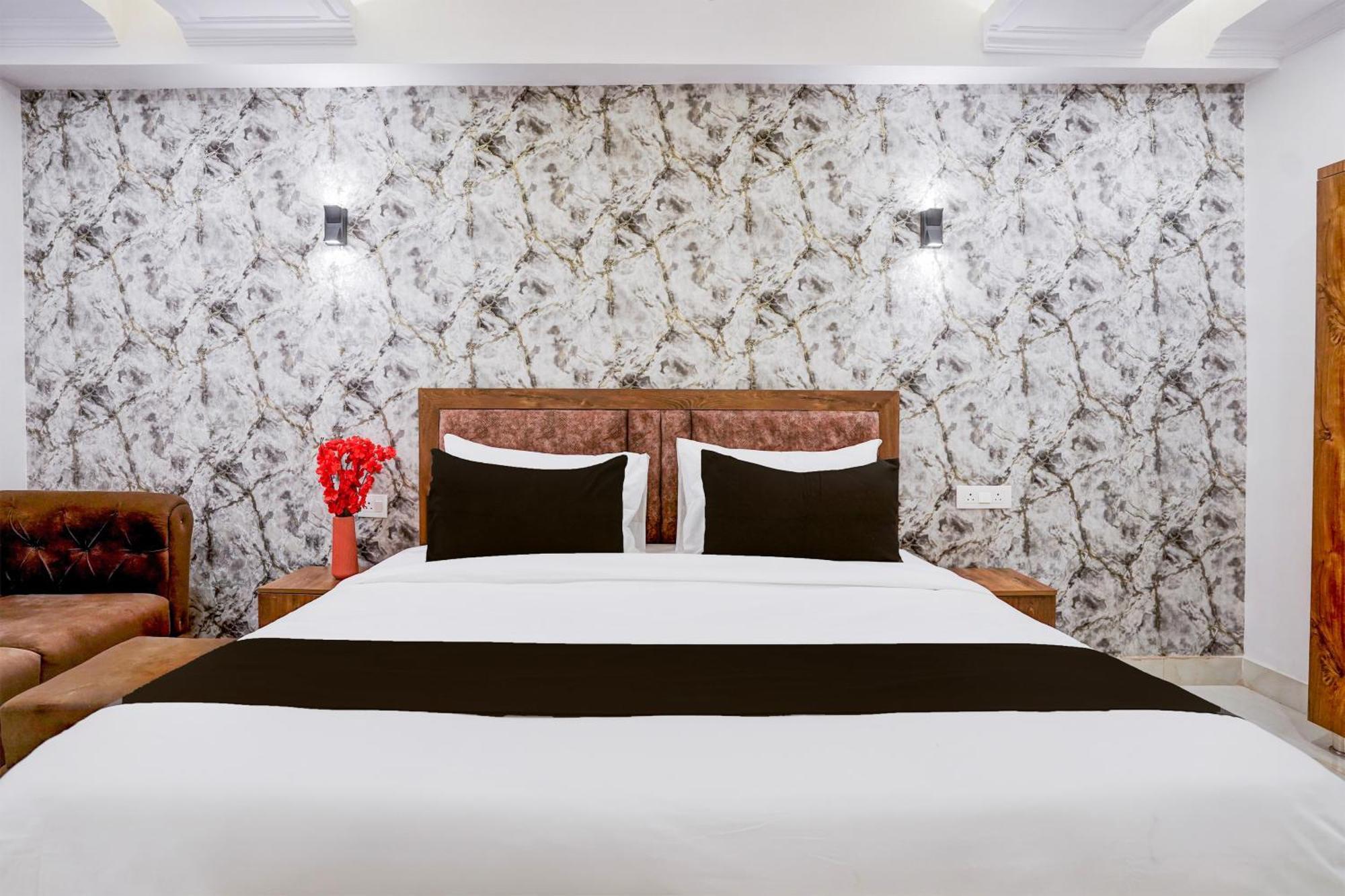 Townhouse Hotel Grand Emporio By Sbg Near Vaishali Metro Station Ghaziabád Exteriér fotografie