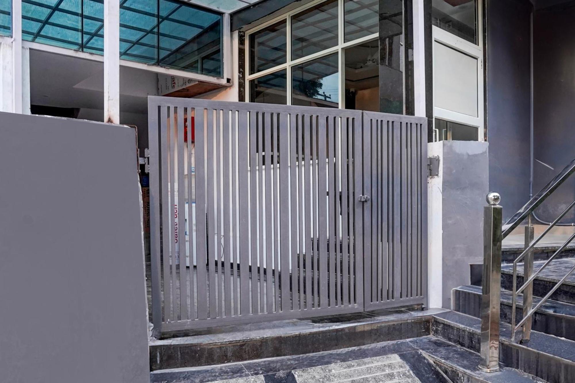 Townhouse Hotel Grand Emporio By Sbg Near Vaishali Metro Station Ghaziabád Exteriér fotografie
