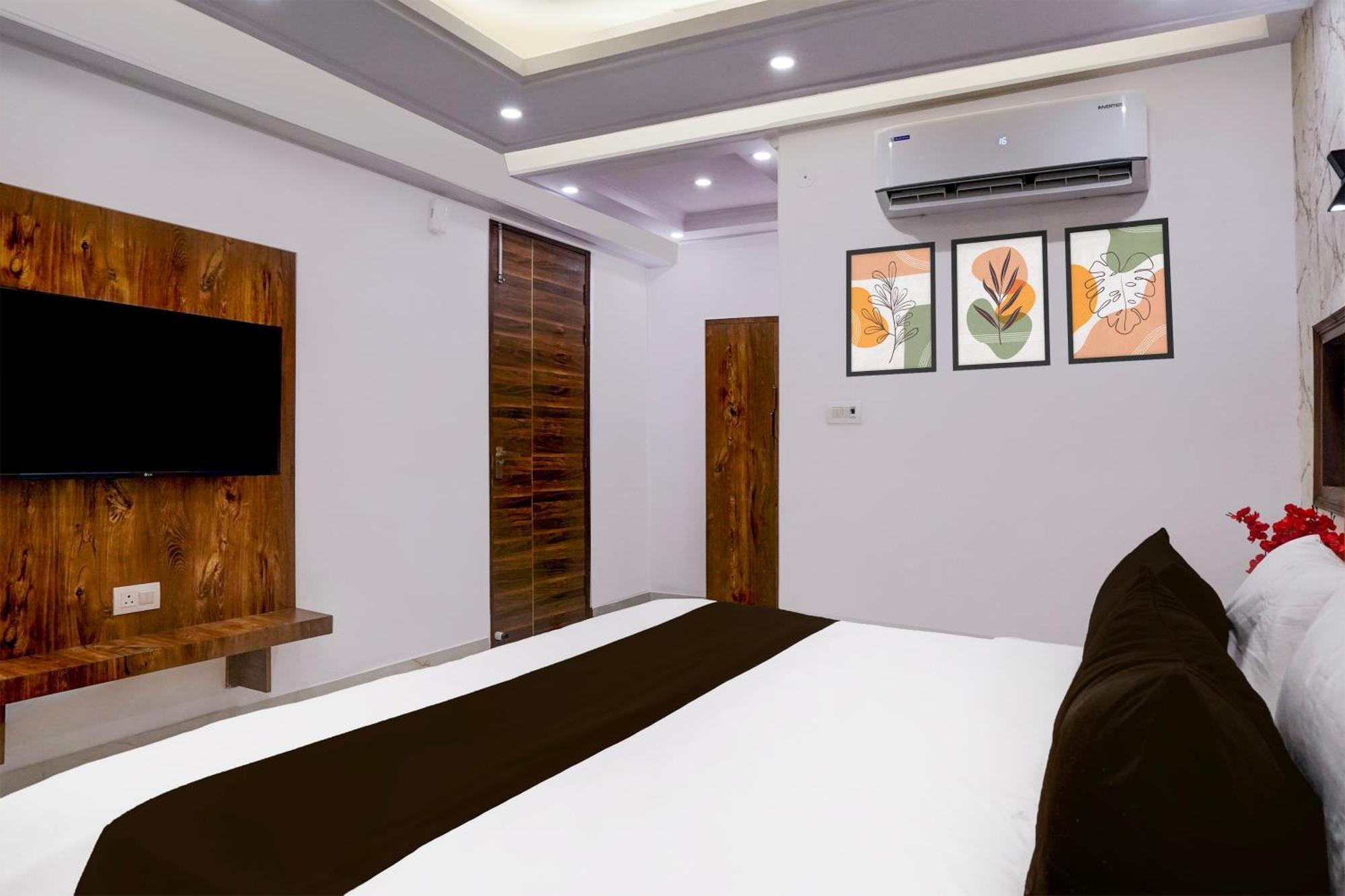 Townhouse Hotel Grand Emporio By Sbg Near Vaishali Metro Station Ghaziabád Exteriér fotografie