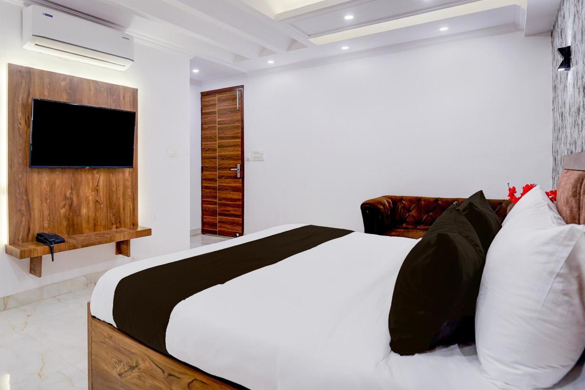 Townhouse Hotel Grand Emporio By Sbg Near Vaishali Metro Station Ghaziabád Exteriér fotografie