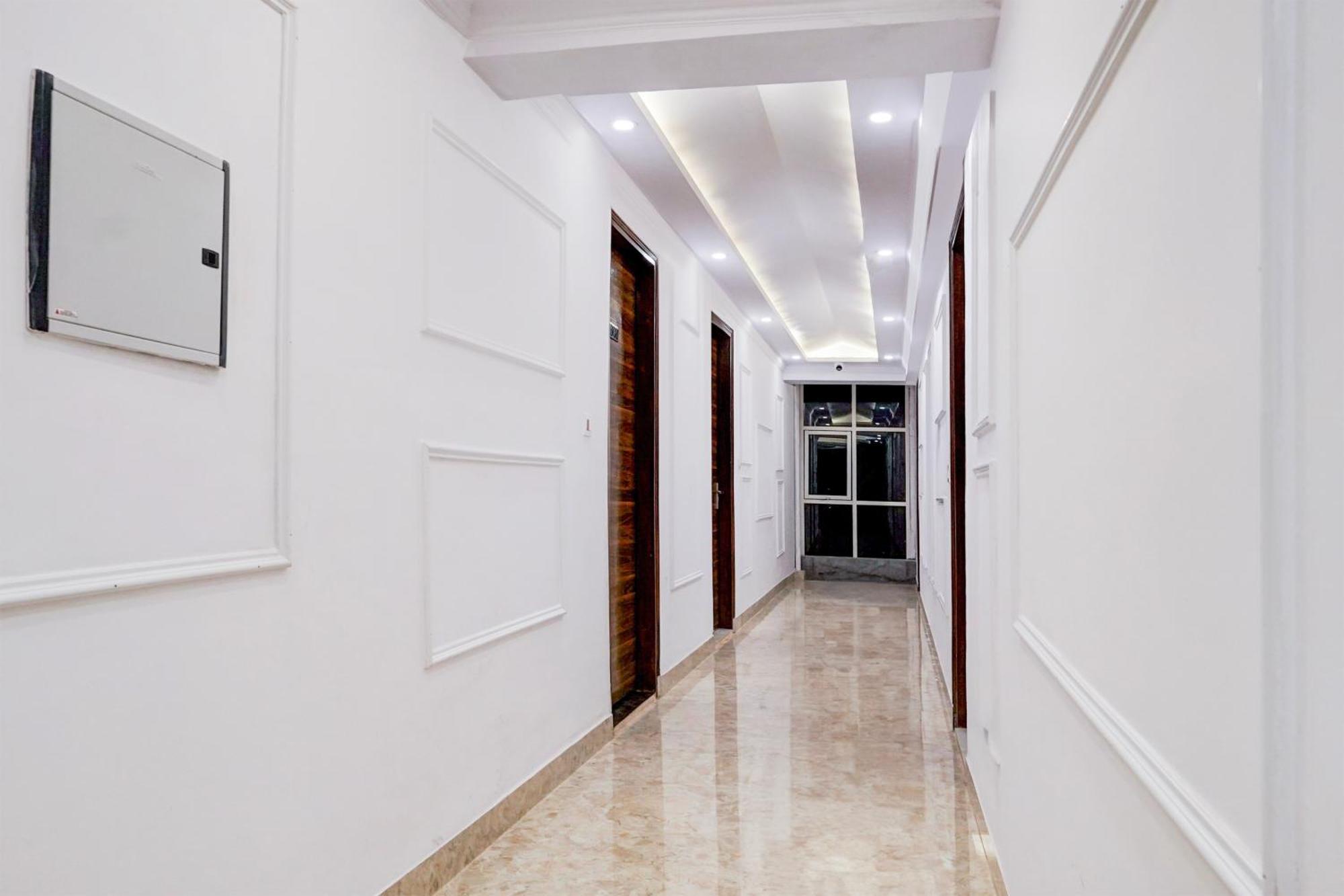 Townhouse Hotel Grand Emporio By Sbg Near Vaishali Metro Station Ghaziabád Exteriér fotografie